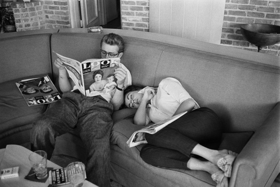 JAMES DEAN ON LOCATION FOR THE FILM "GIANT" IN MARFA, TEXAS. 1955