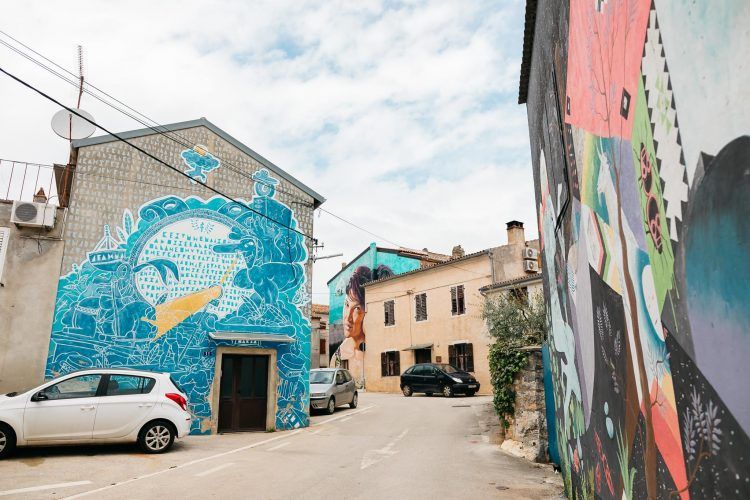 Murali u Vodnjanu čine pravu street art galeriju na otvorenom