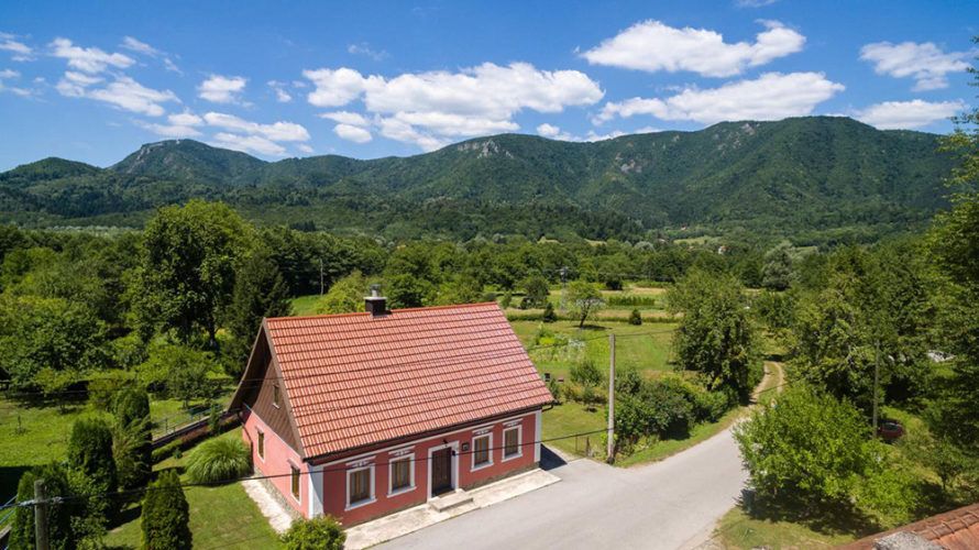 Lika I Gorski Kotar Kao Savršene Destinacije Za Odmor U šarmantnoj Kući 