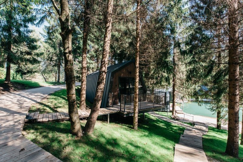 Plitvice Holiday Resort: Prvi Glamping U Kućicama Na Drvetu