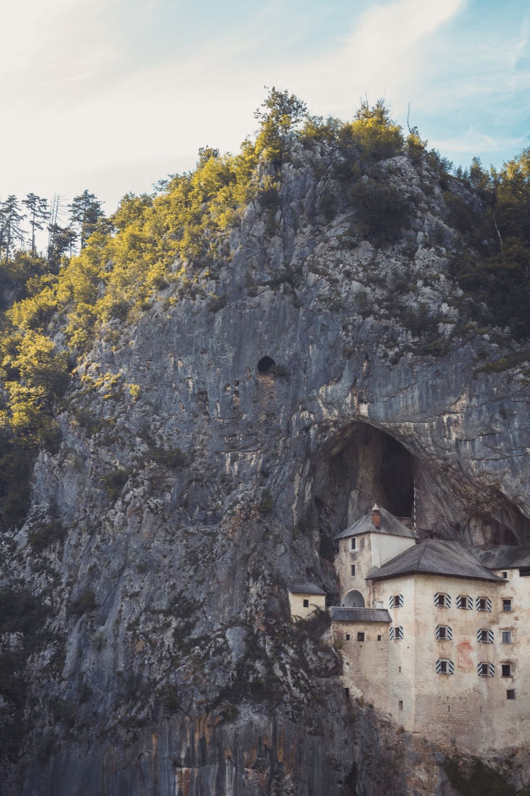 INSTA(NT) TRAVEL: Ako još niste posjetili Predjamski dvorac i Postojnsku jamu sad je prava prilika