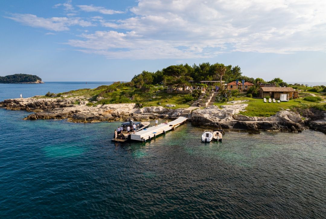 Restoran i lounge bar St. Pietro, na bajkovitom otočiću kraj Dubrovnika, spektakulrano je otvorio sezonu