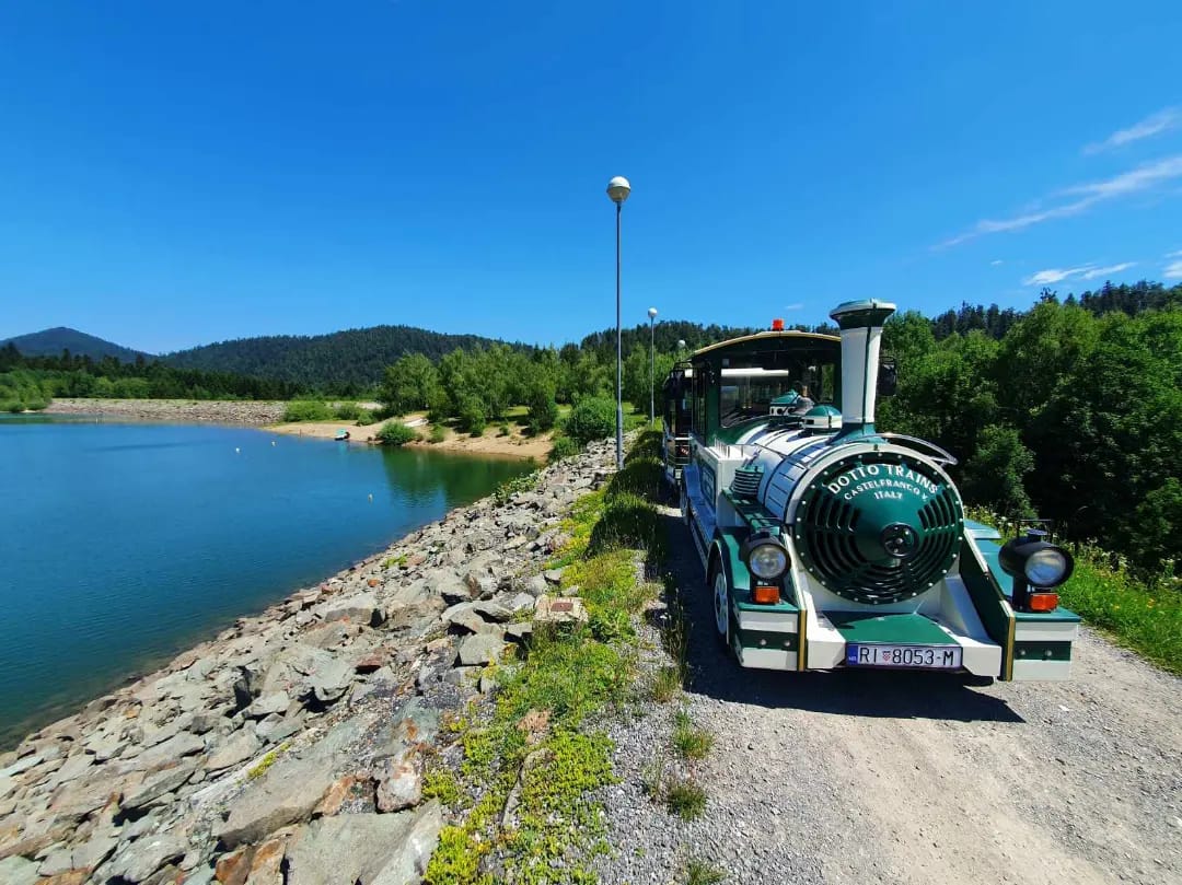 Novi vlakić uz jezero Lepenica