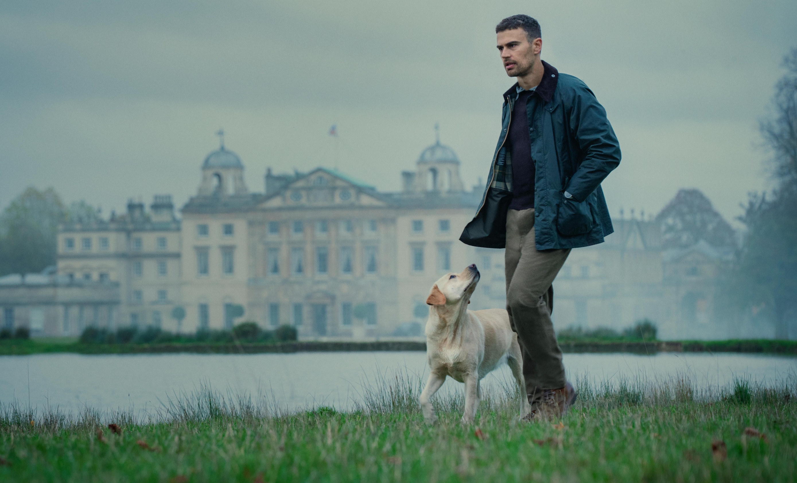 Jedna od najboljih novih serija The Gentlemen dobit će i drugu sezonu. Bez brige, vraća se i Theo James