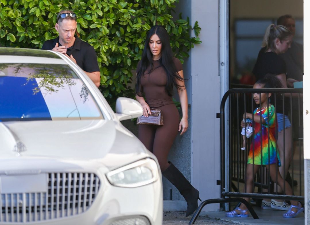 Kim Kardashian, tamnosmeđa boja kose_profimedia