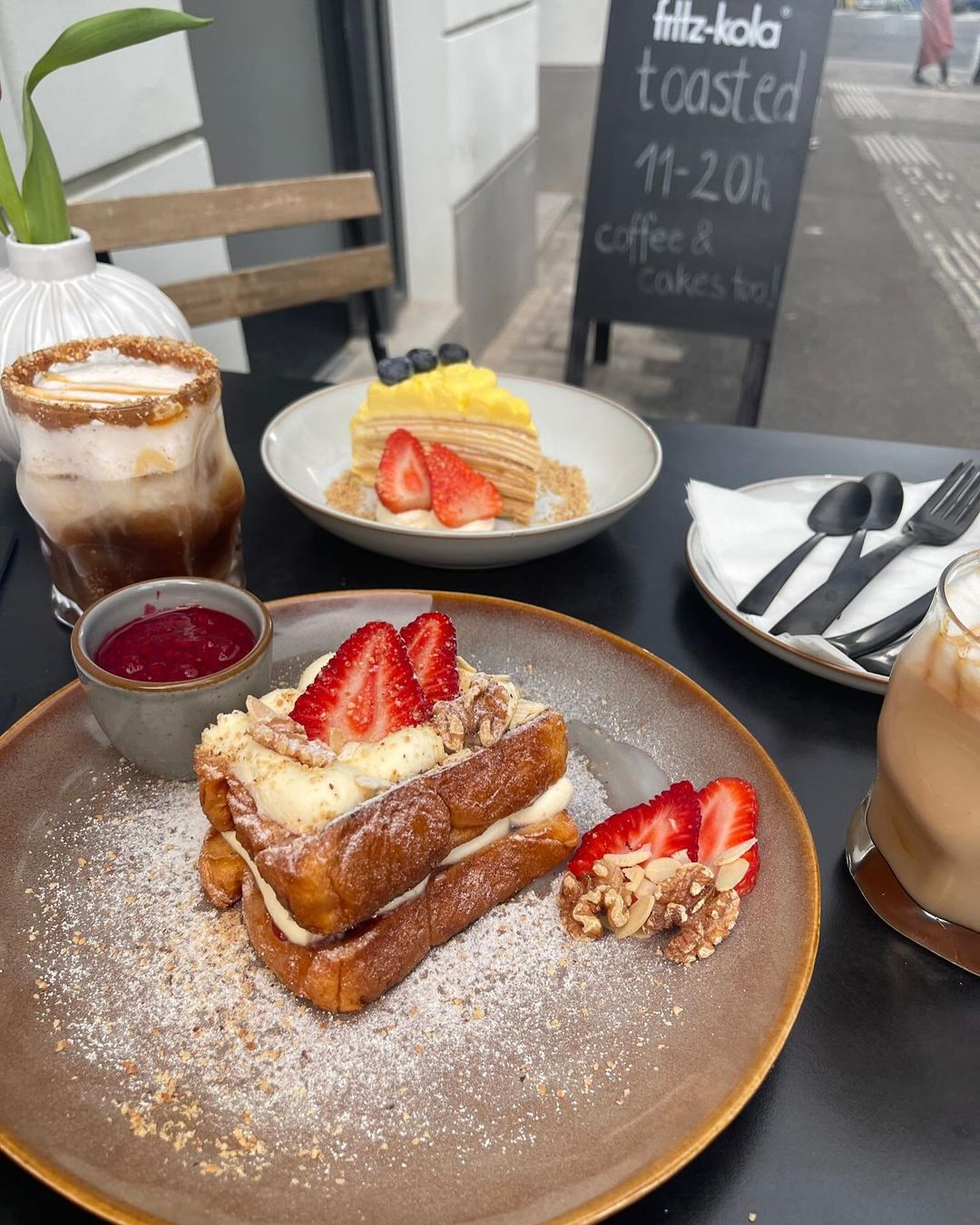 U Beču je otvoren restoran posvećen tostu, poslužuje brunch i ručak. Jedva ga čekamo posjetiti