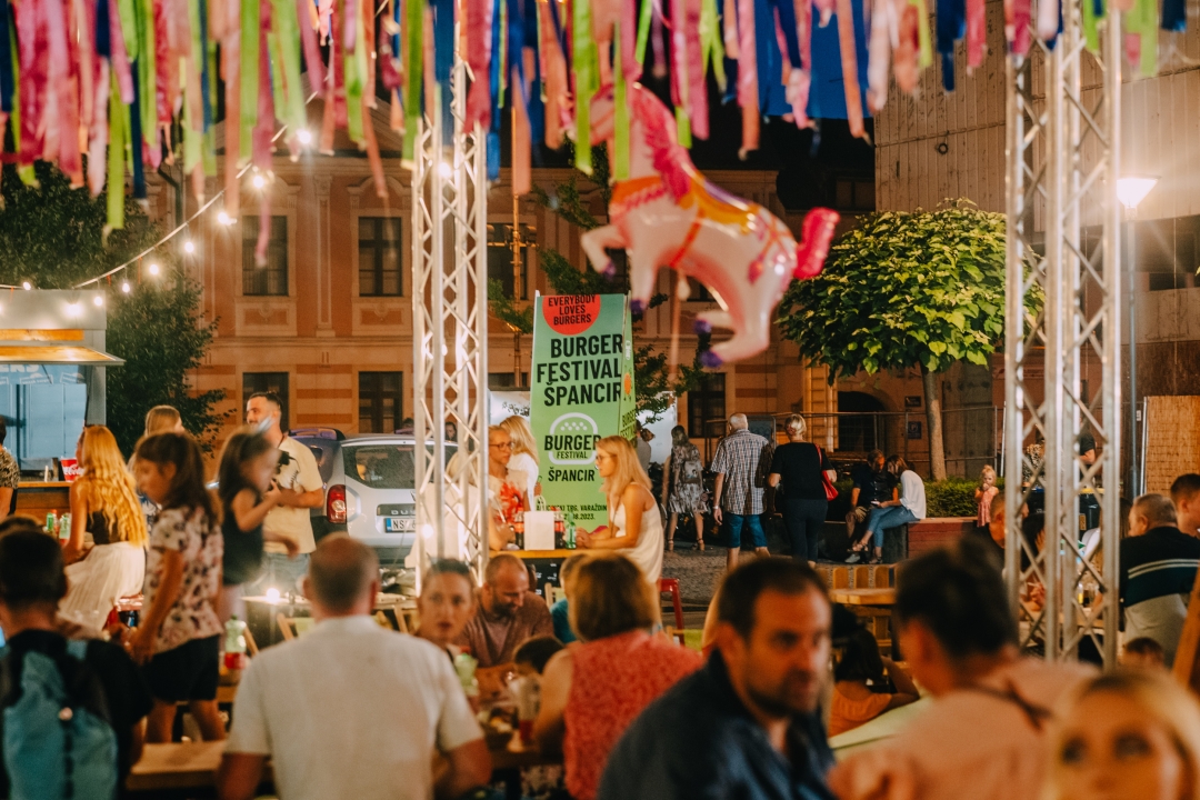 Uskoro počinje Špancir Burger Festival, a mi imamo sve detalje o hrani, piću i glazbi koja vas očekuje