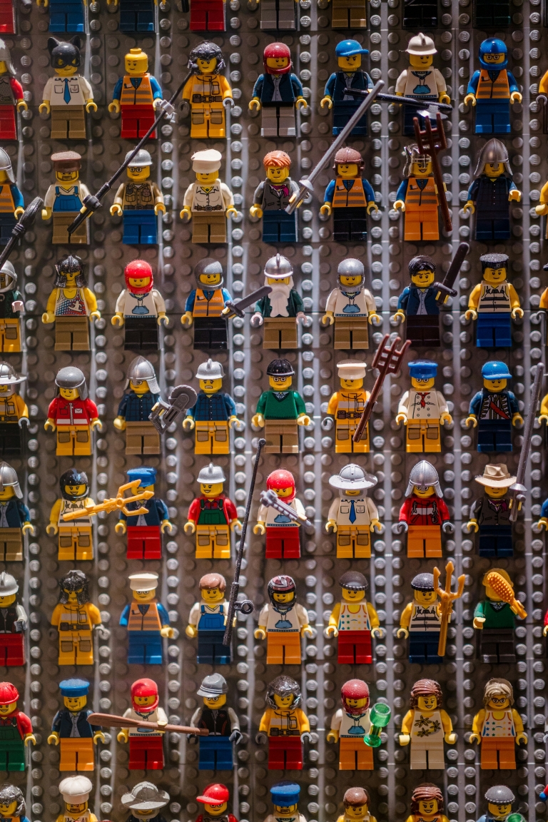 LEGO_jason-leung-0VJOwqYRW9M-unsplash