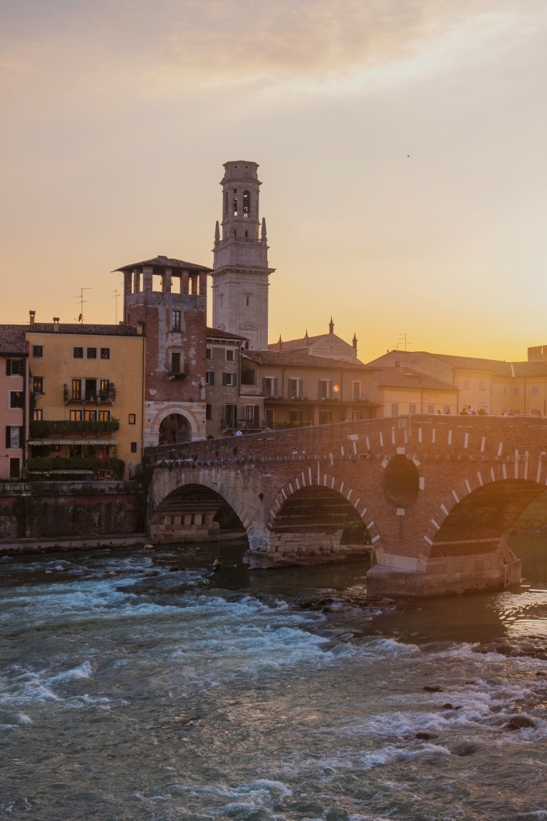 Verona_julia-solonina-cV-yFzNAg6s-unsplash