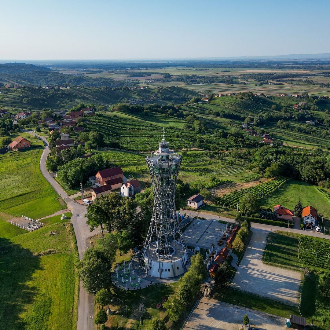 Slovenski Eiffelov toranj i zipline iznad vinograda? Savršena kombinacija za jesenski izlet