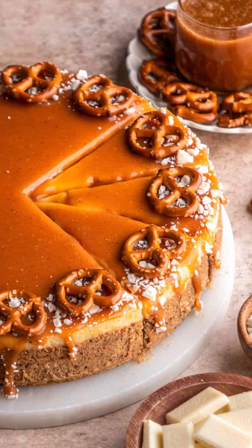 Cheesecake s karamelom: Ako ste ljubitelj spoja slatkog i slanog, onda je ovo recept za vas