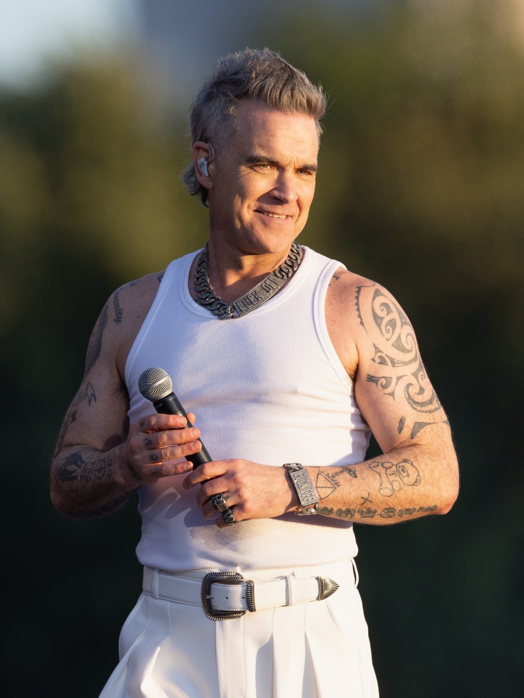 Robbie Williams dobiva svoj biopic i glumi ga… majmun?