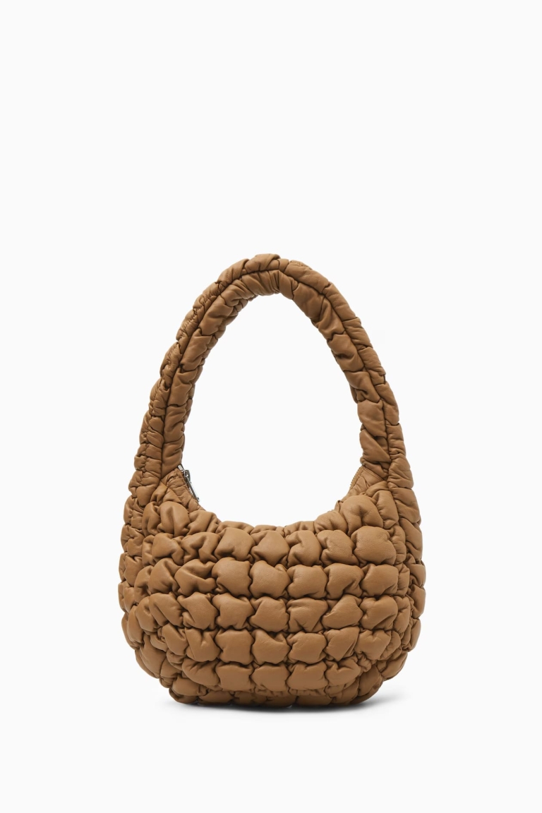 COS quilted torba