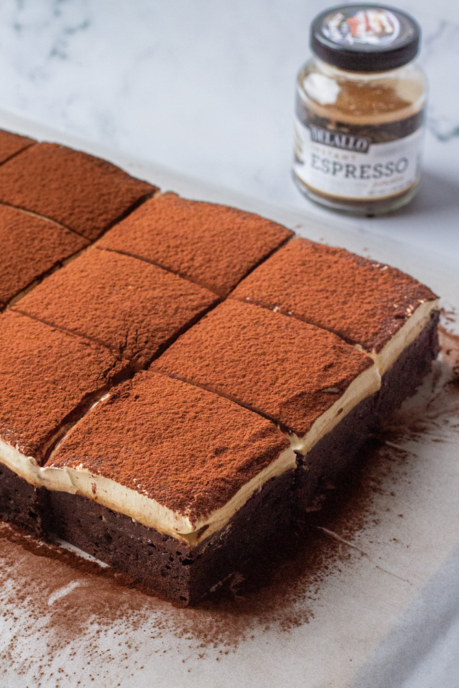 Tiramisu brownies je spoj kolača za koji nismo znali da nam treba