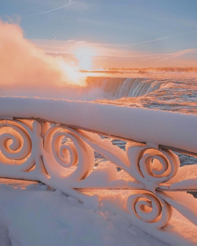 Niagarini slapovi zimi izgledaju posebno čarobno: Prirodni spektakl pod ledenim plaštom