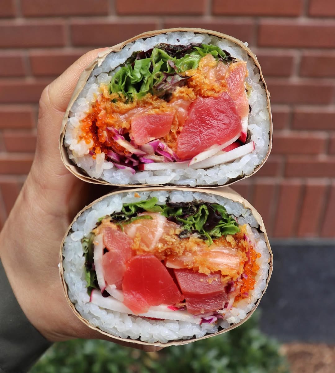 Sushirrito, spoj sushija i burrita, veliki je hit u svijetu, a sada ga možemo probati i u Zagrebu