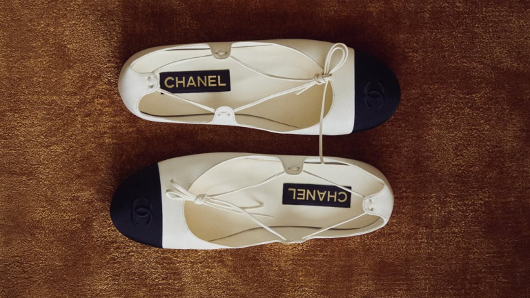 nove Chanel Mary Janes