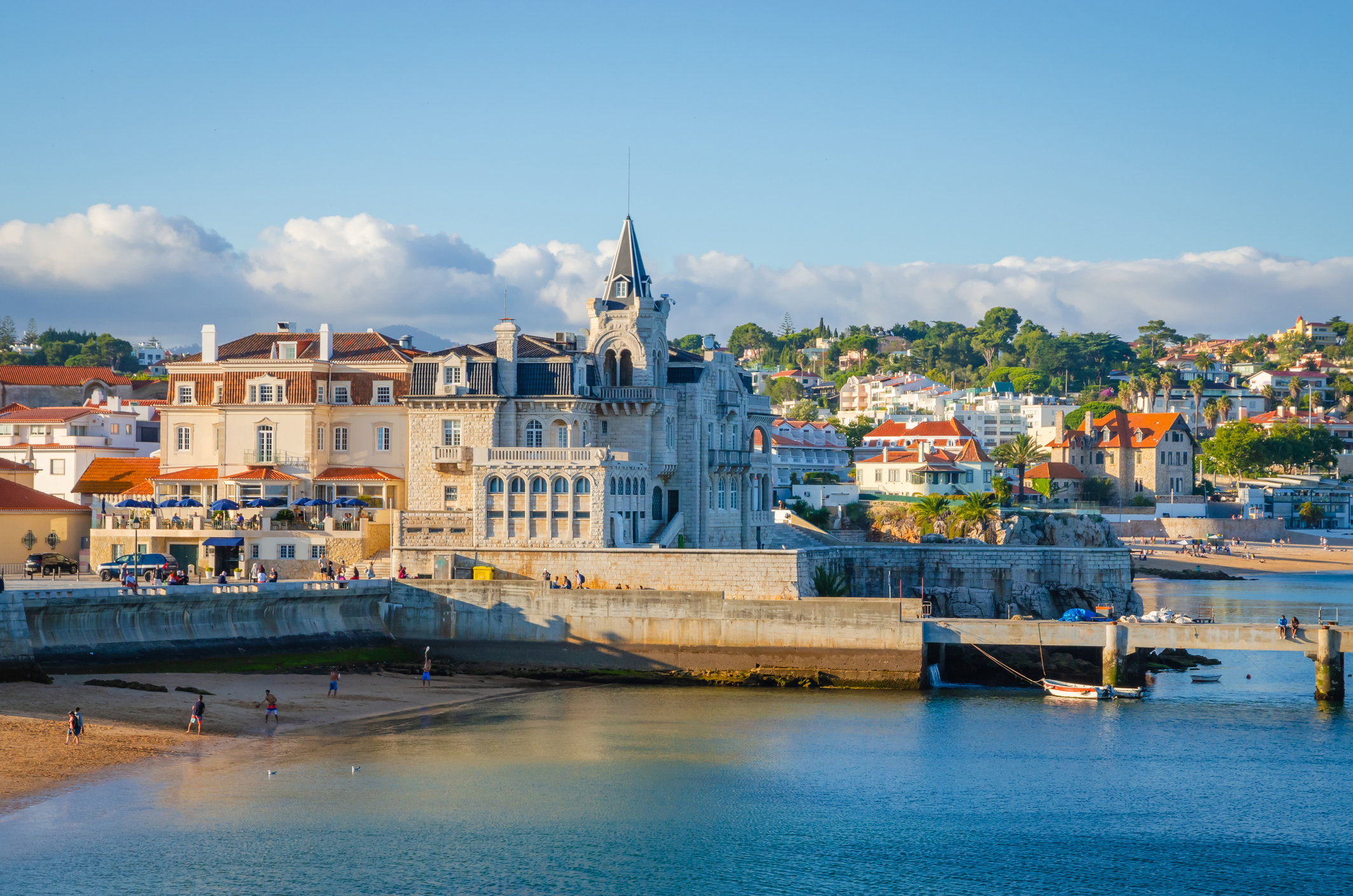 Cascais_Olena_Z_iStock-2149889121