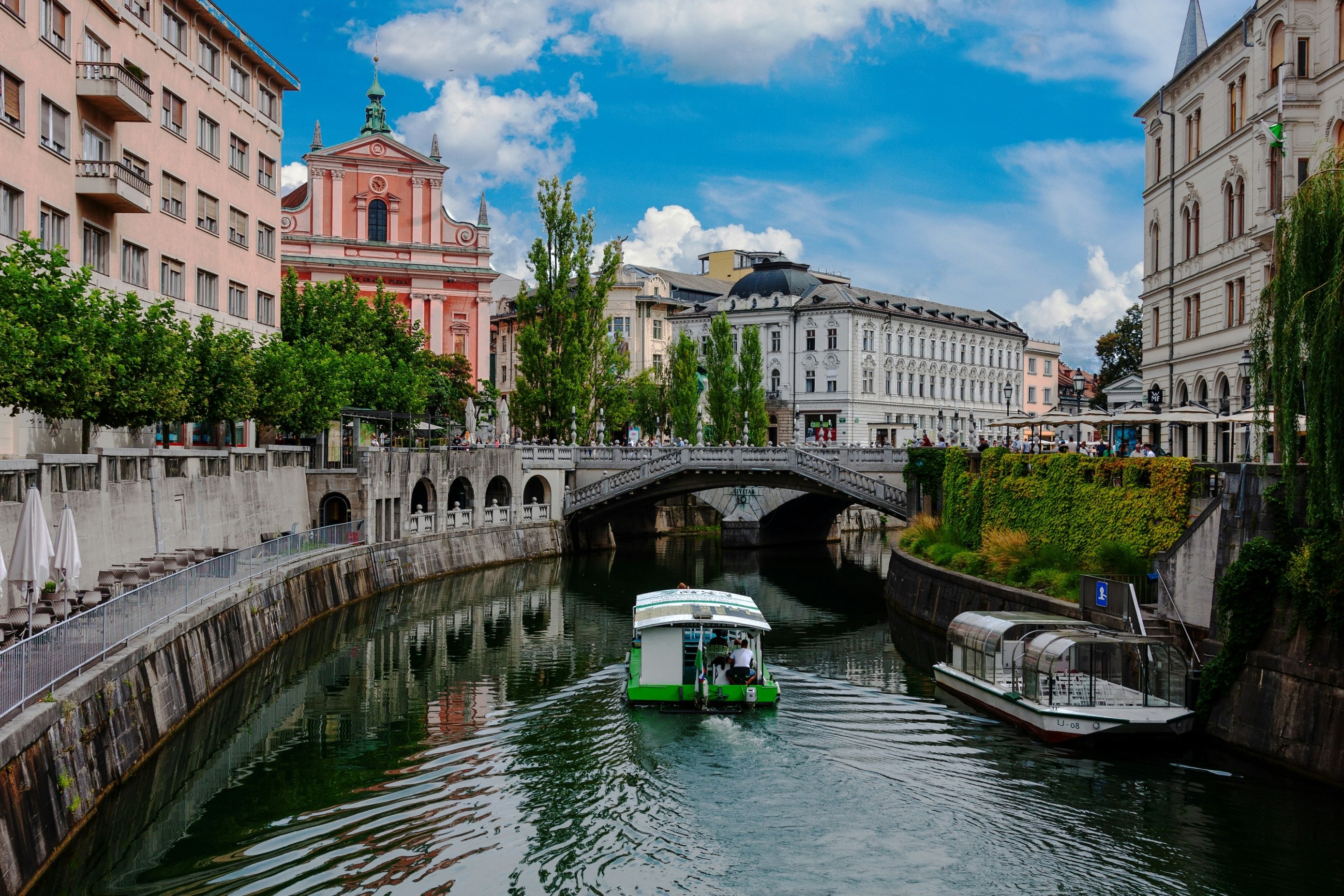 Ljubljana_eugene-kuznetsov-UJJJqNQuv1E-unsplash