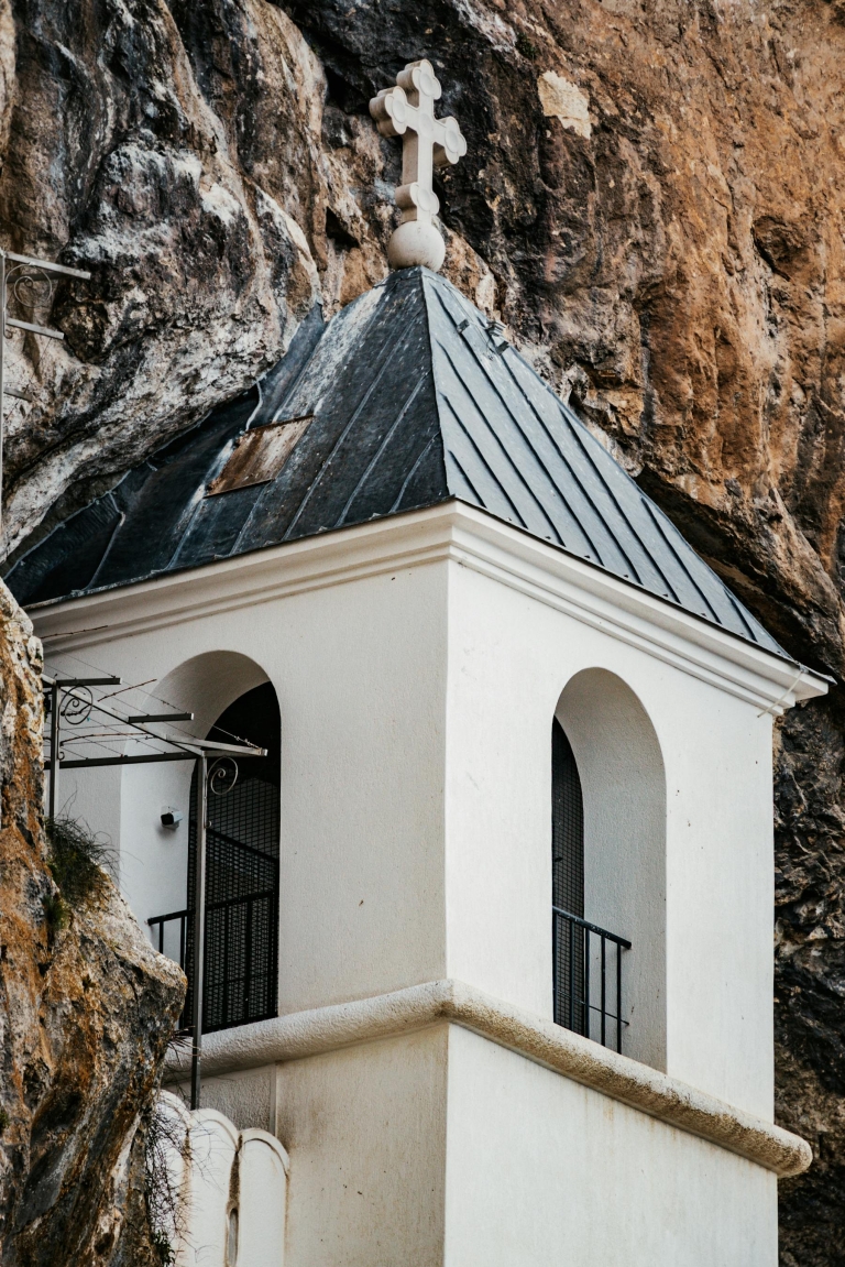 Manastir Ostrog_pexels-nikola-kojevic-1608684723-29747461