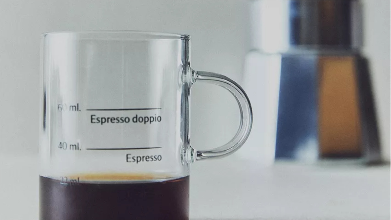 Ovo je nova Zara Home kolekcija posuđa za kavu, želimo staklenu moku i Bialetti mini Express